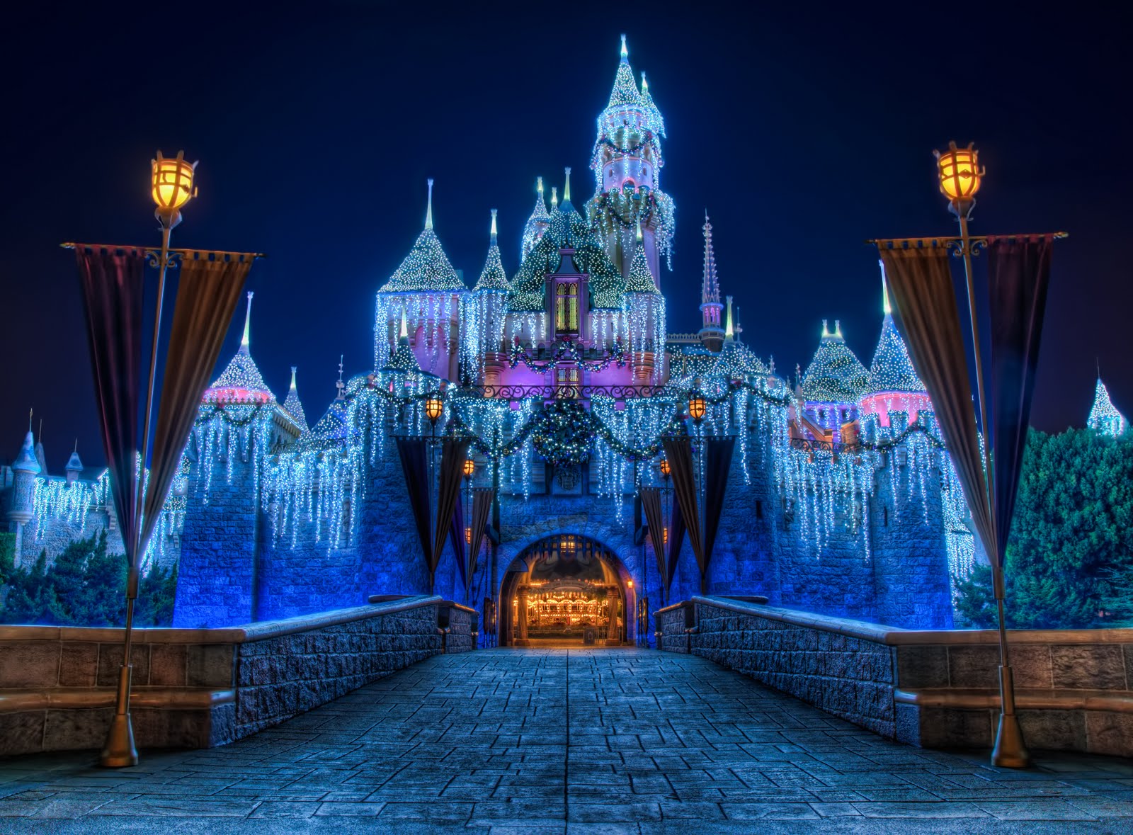  Wallpapers Disney Castle in Christmas Deskto Backgrounds Desktop 1600x1179