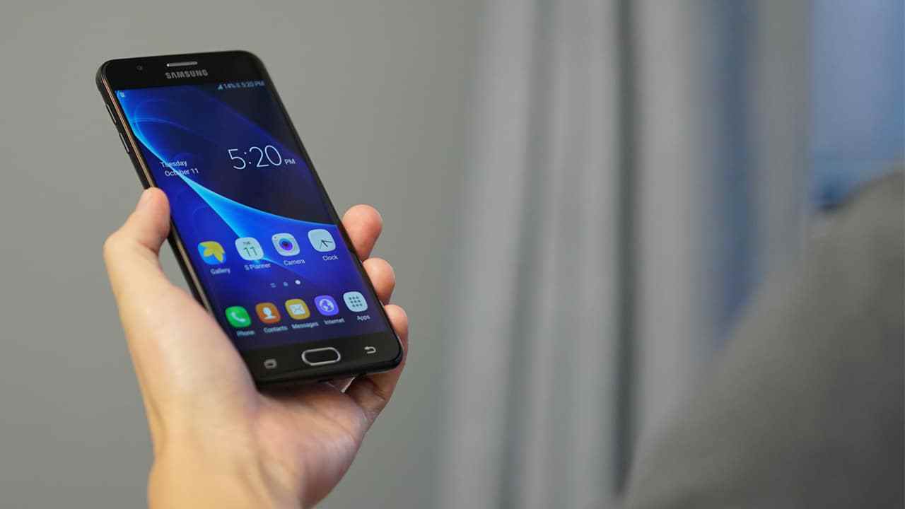 Samsung Galaxy J7 Prime review   GadgetMatch