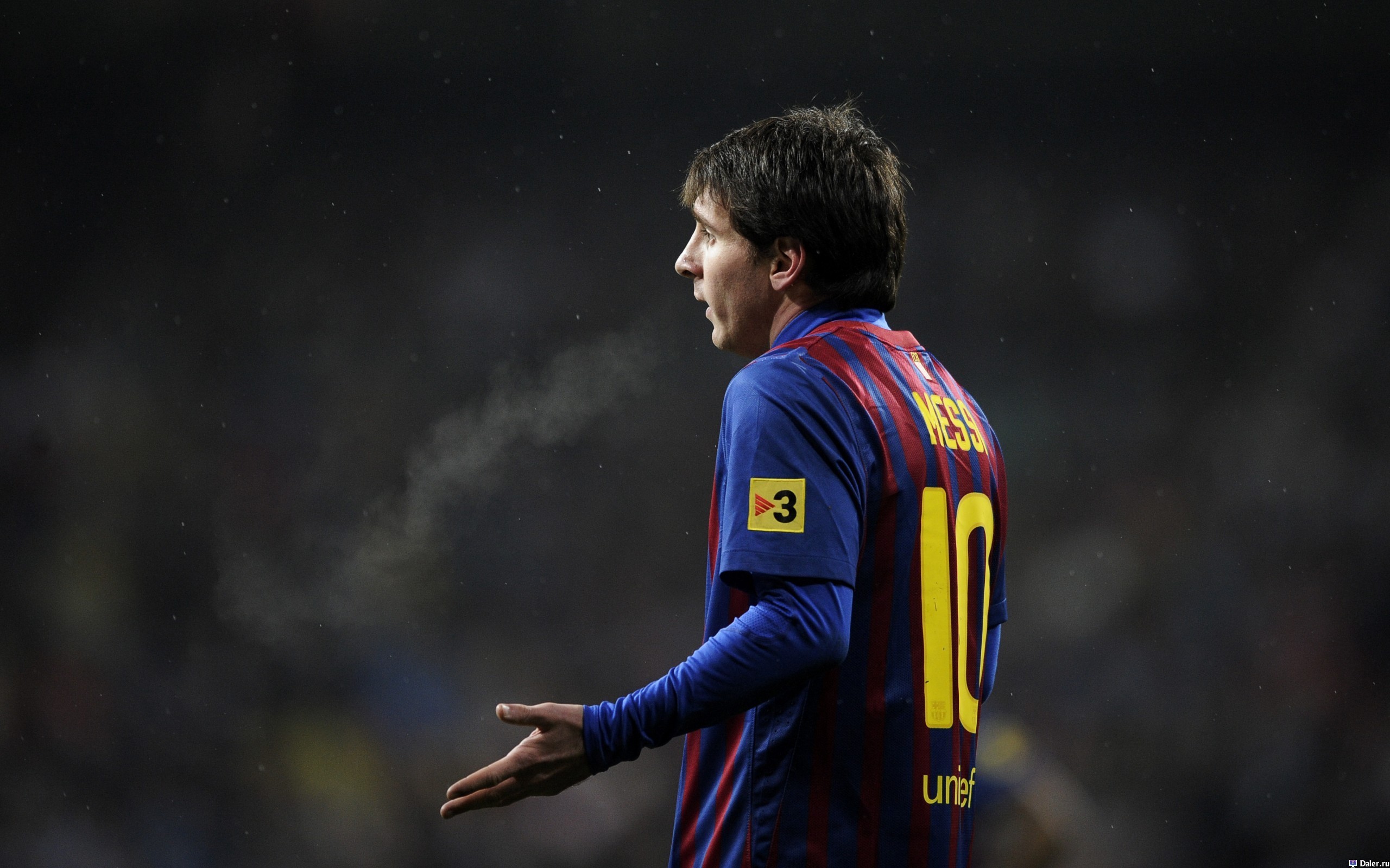 Lionel Messi football player wallpapers and images   wallpapers 2560x1600