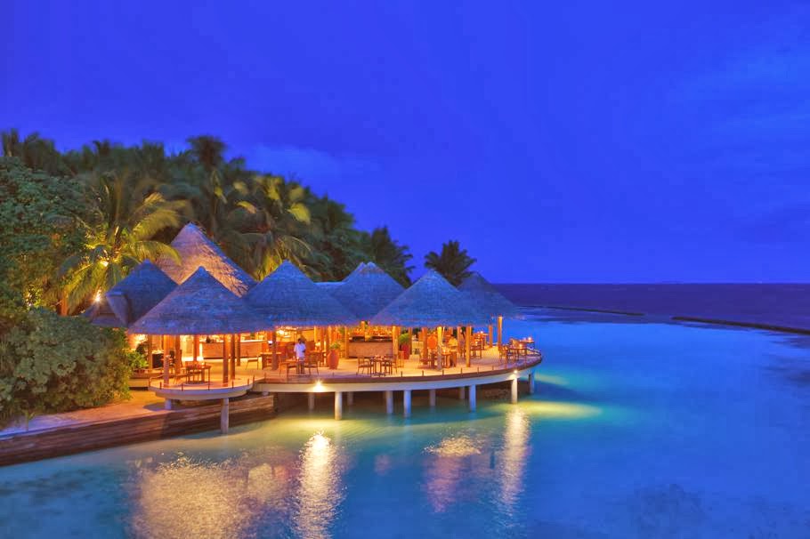 Wallpaper The Maldive Islands Resort Is a World Best Romantic Island 910x606