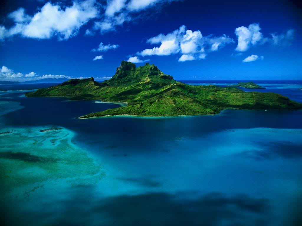 World Visits Paradise Island Wallpaper Review 1024x768