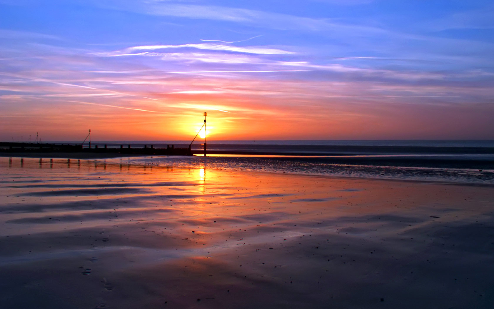 Sunset Beach in Norfolk Desktop Wallpaper 1680x1050