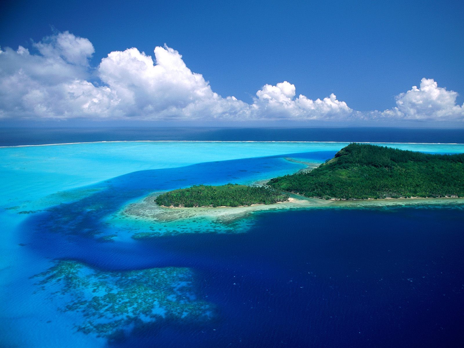 1600x1200 Pacific Island desktop PC and Mac wallpaper 1600x1200