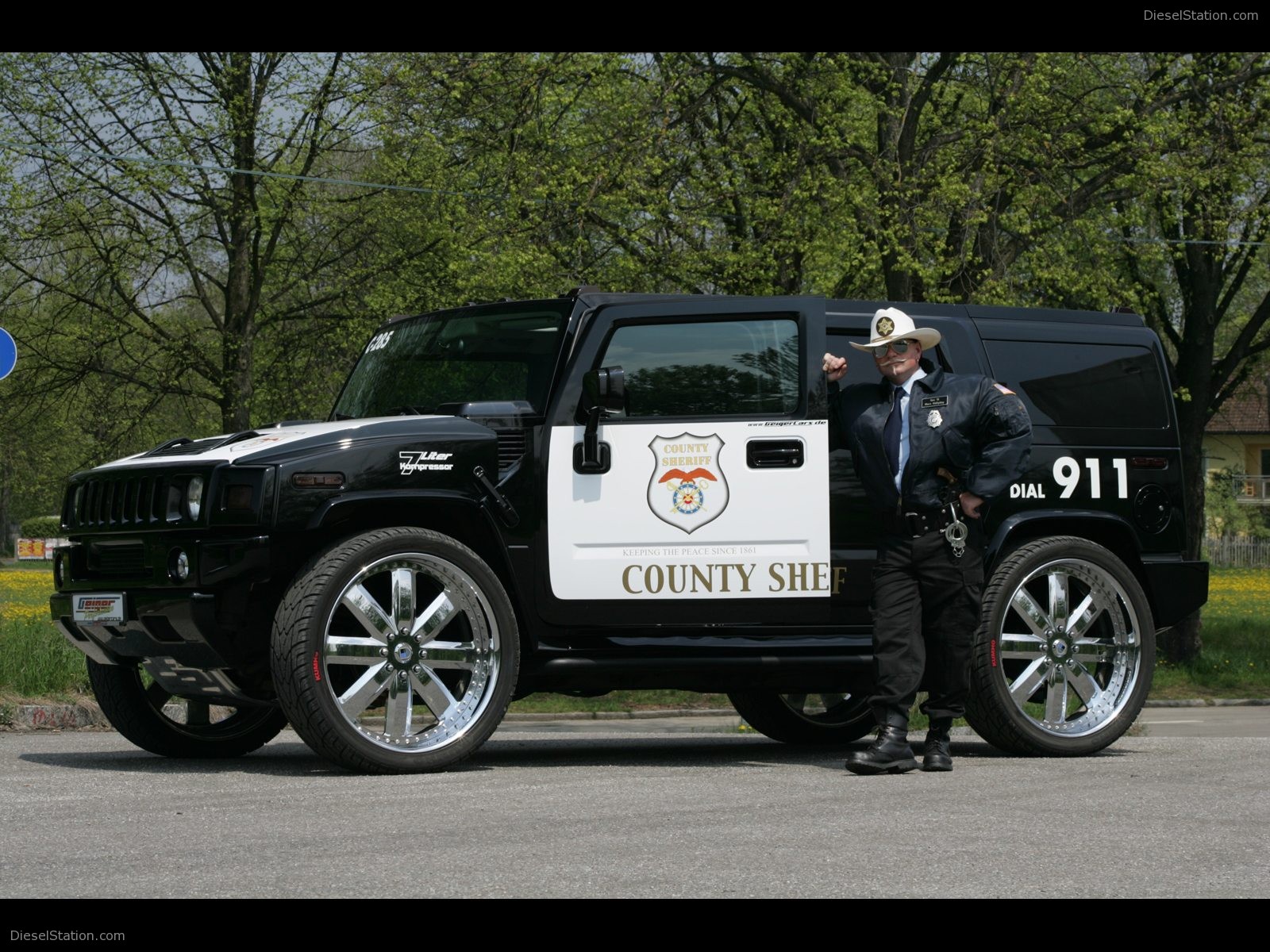 Hummer Police Car tuned by GeigerCarsde Exotic Car Picture 01 of 10 1600x1200