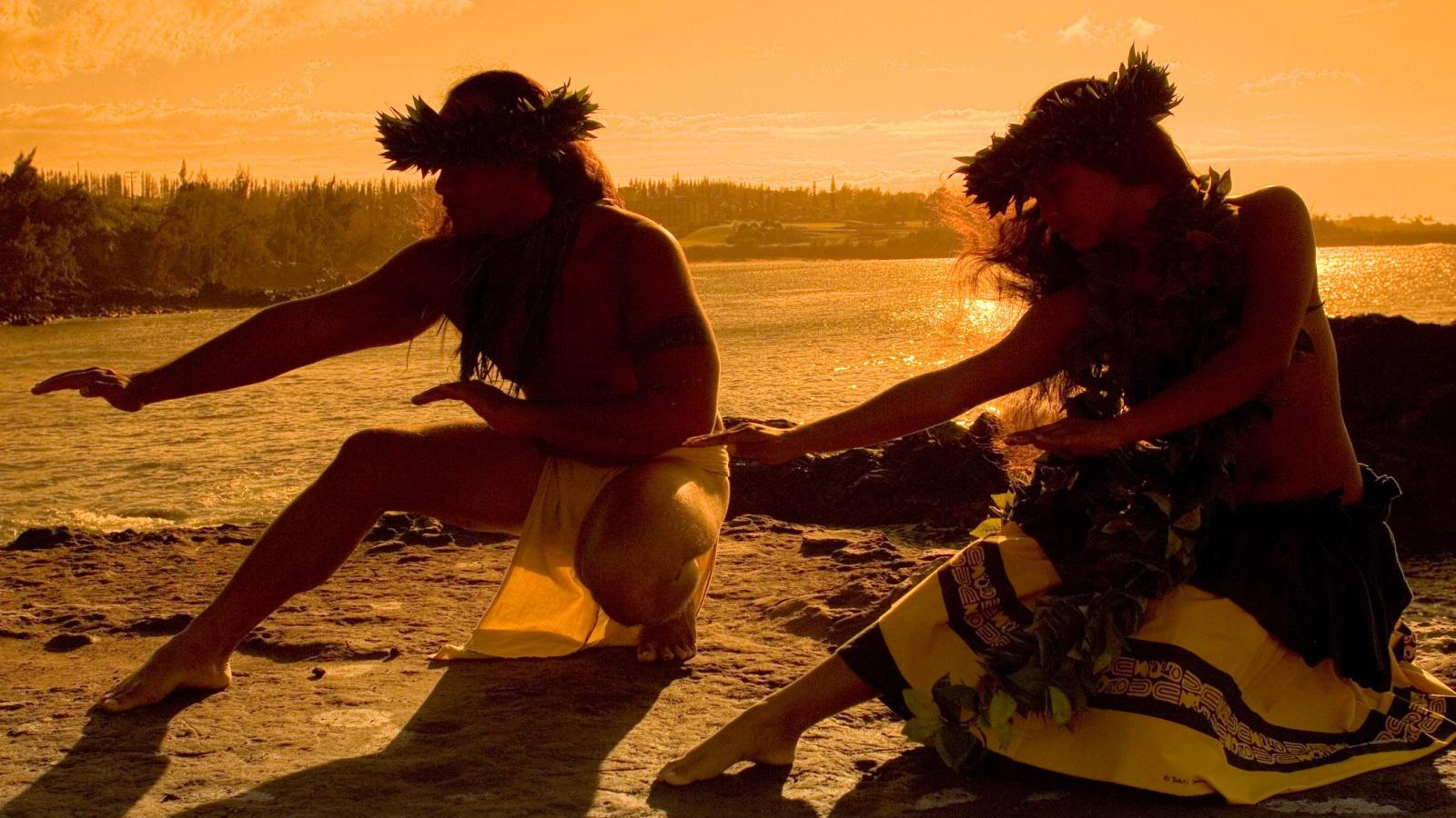 Hawaiian dancers on beach at sunset hawaii HQ WALLPAPER   130757 1600x900