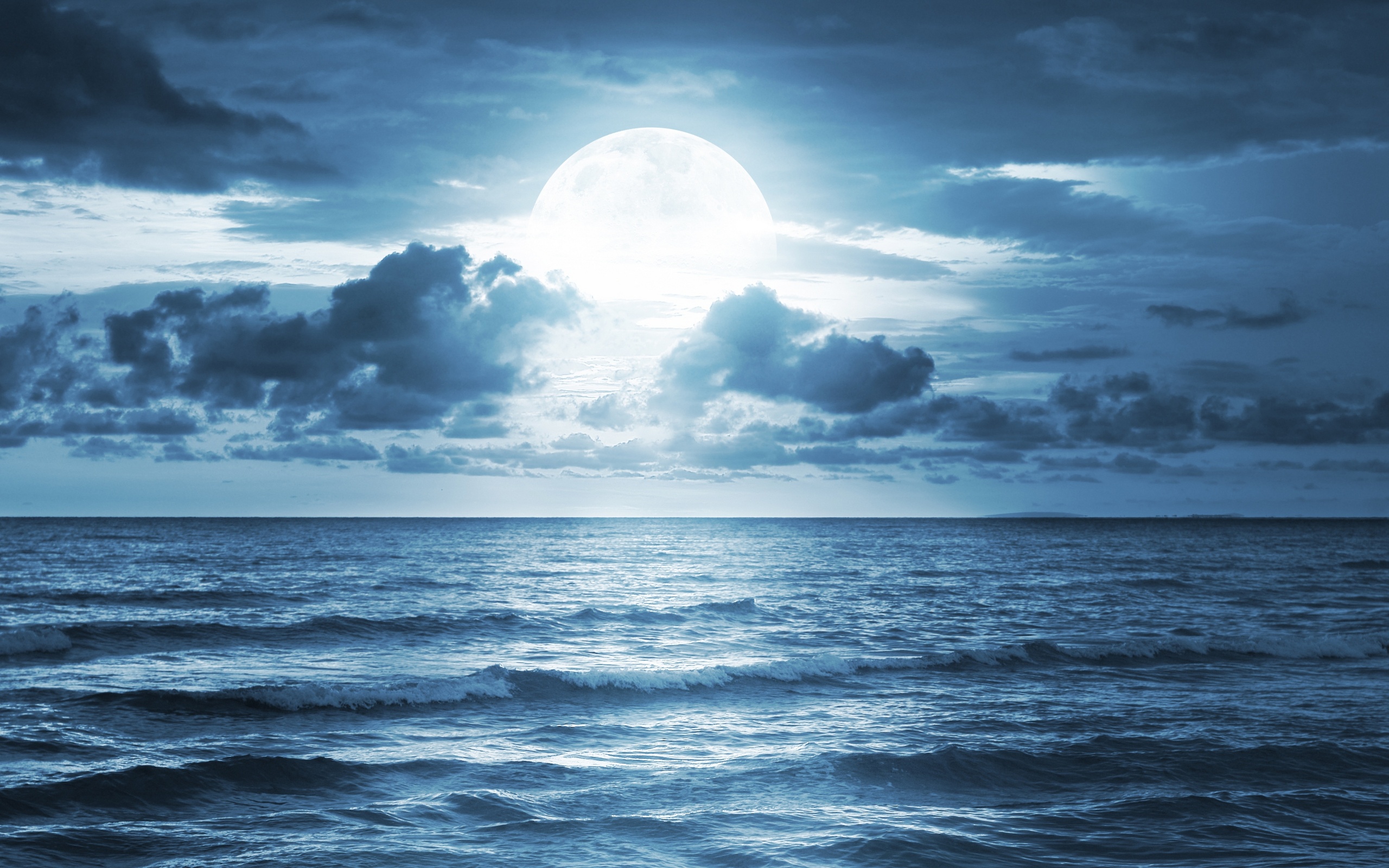 ocean sea moonlight dramatic scene full moon beautiful nature 2560x1600