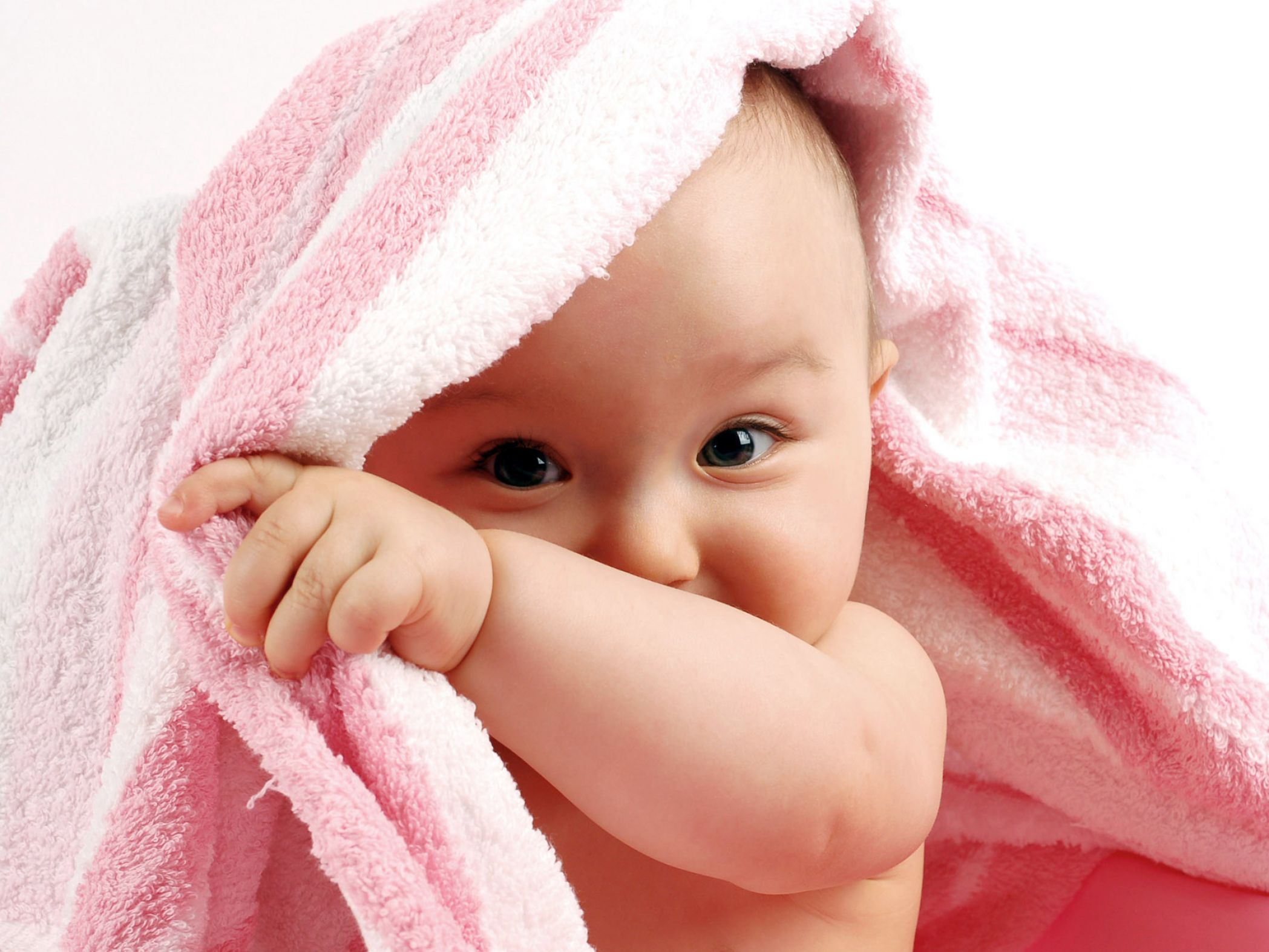 Very cute baby wallpapers pictures 3 2097x1573