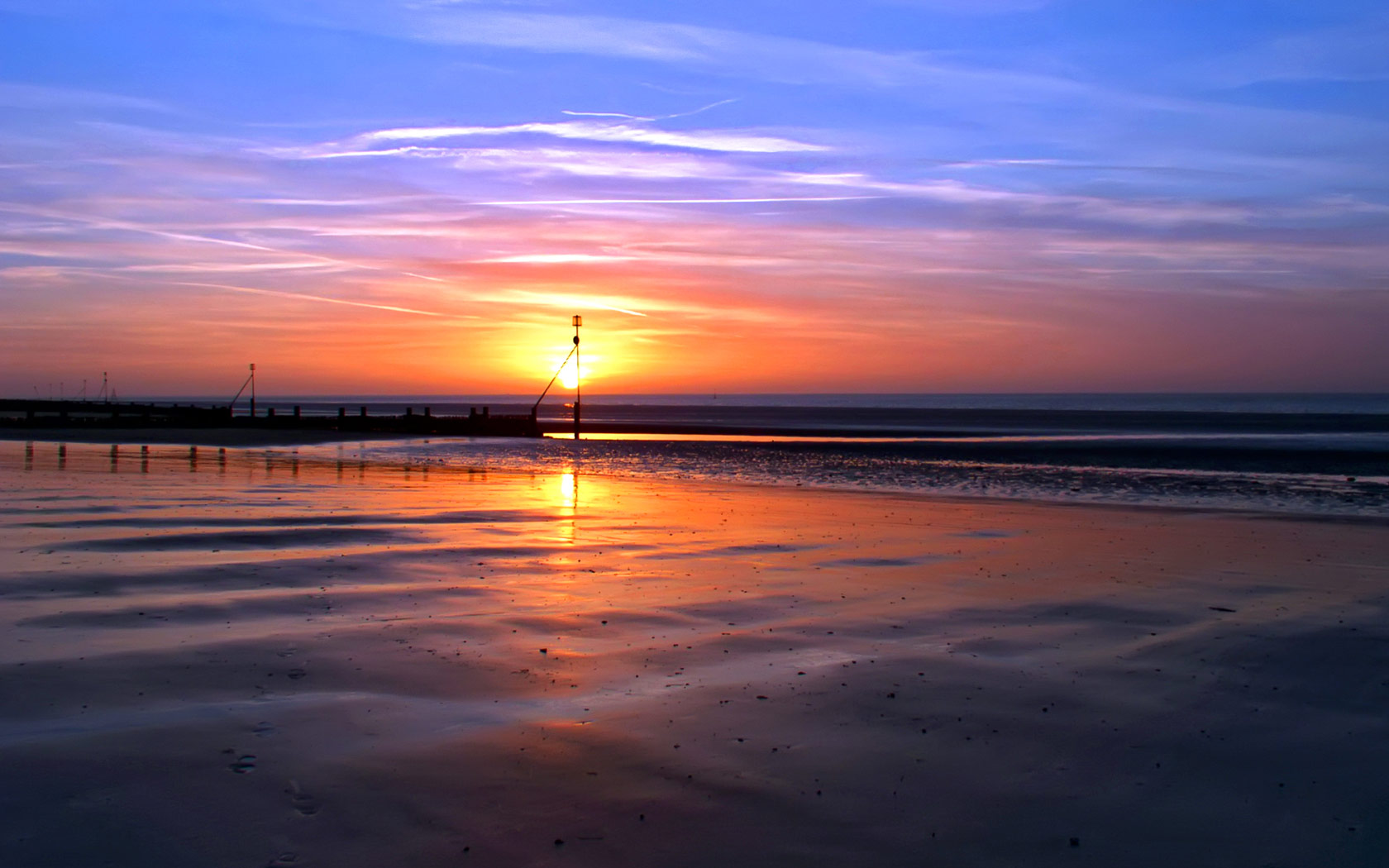 Sunset On The Beach 11341 Hd Wallpapers in Beach   Imagescicom 1680x1050